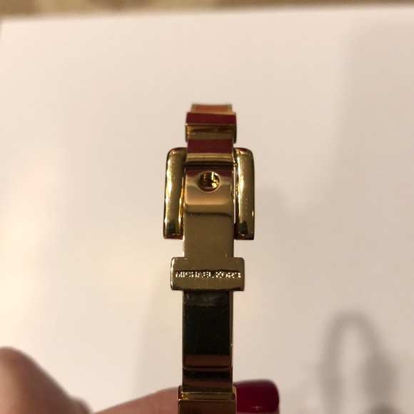 Michael Kors buckle bracelet - Picture 3 of 6